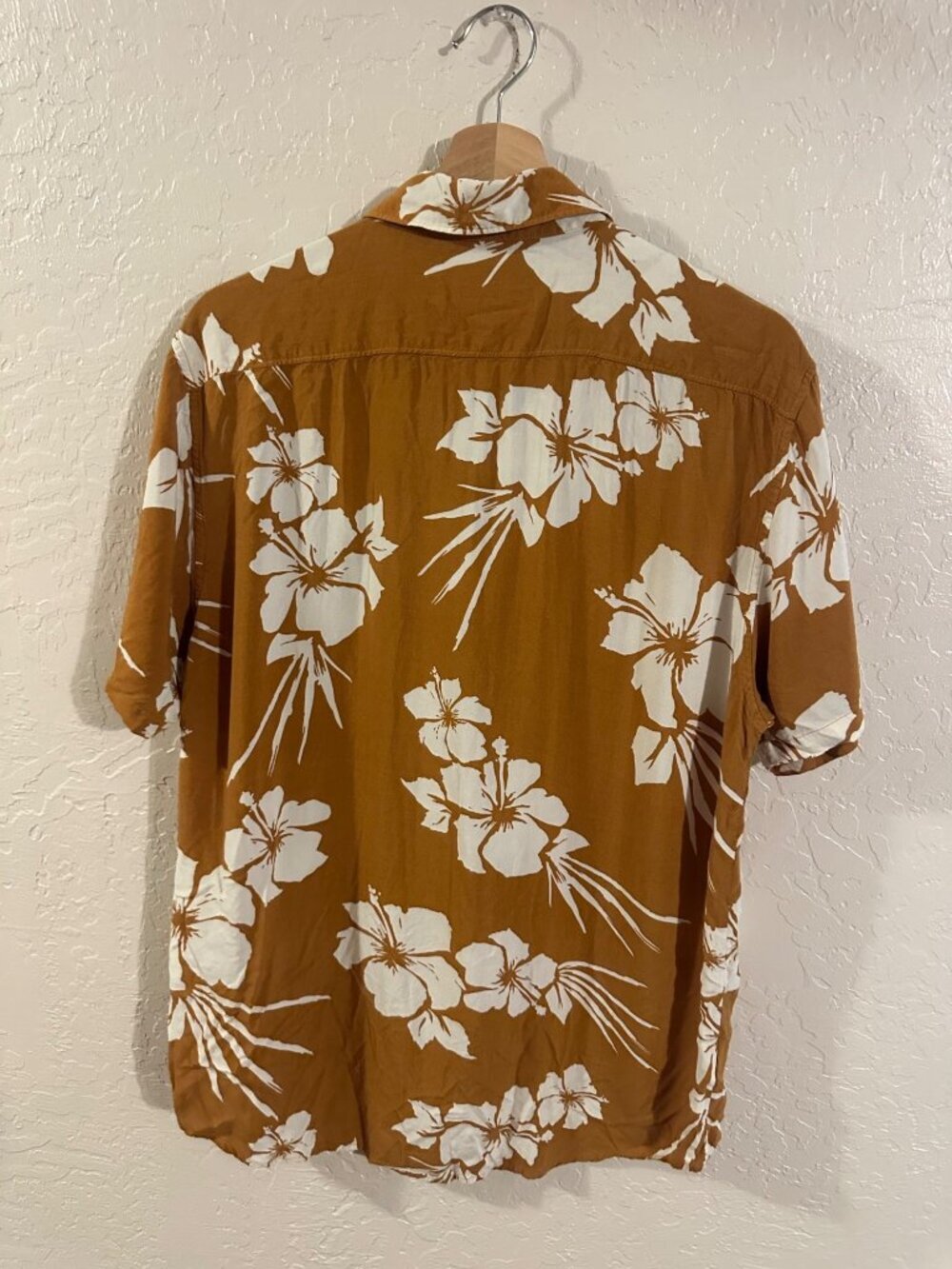 Billabong Brown & White Floral Hawaiian Short Sleeved Button Up Shirt - Picture 8 of 10